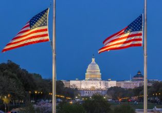 ΗΠΑ: Τέλος οι σημαίες των ΛΟΑΤΚΙ + και του Black Lives Matter από κτίρια με απόφαση Τραμπ