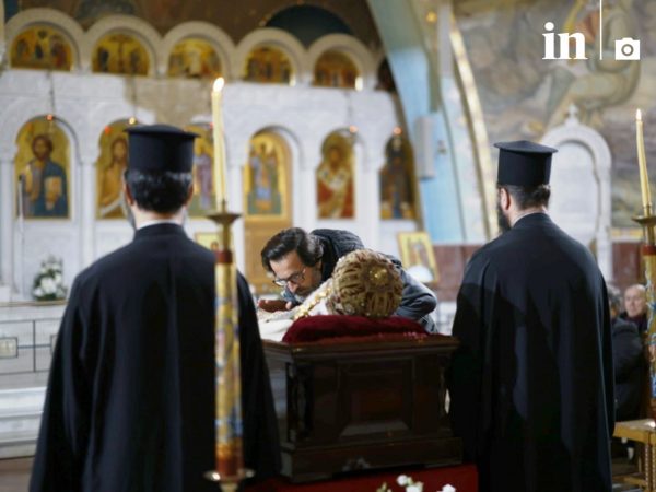 Αρχιεπίσκοπος Αναστάσιος: Σε εξέλιξη το λαϊκό προσκύνημα – Πλήθος κόσμου αποτίει φόρο τιμής