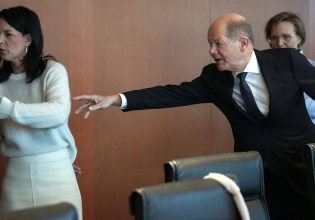 Γερμανία: Άνω-κάτω η κυβέρνηση Σολτς για την χρηματοδότηση της Ουκρανίας