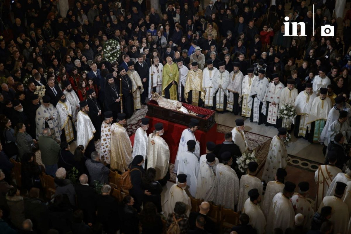 Αρχιεπίσκοπος Αναστάσιος: Στα Τίρανα το σκήνωμά του – Σε λαϊκό προσκύνημα