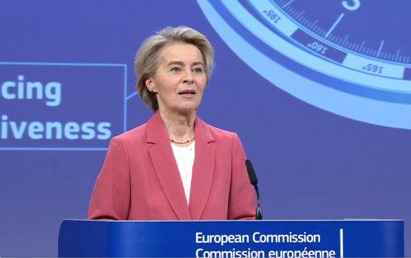 Φον ντερ Λάιεν: Έχουμε σχέδιο, οδικό χάρτη και πολιτική βούληση