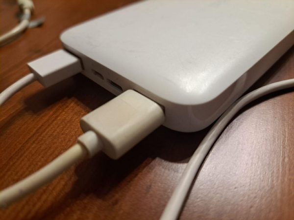 Διδυμότειχο: Εκρηξη power bank δείχνει πυρκαγιά που ξέσπασε σε σπίτι και προκάλεσε μεγάλες ζημιές