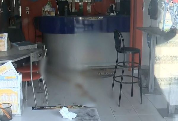 Παλαιό Φάληρο: Κάμερα ασφαλείας κατέγραψε έναν δράστη της άγριας δολοφονίας ιδιοκτήτη πρακτορείου