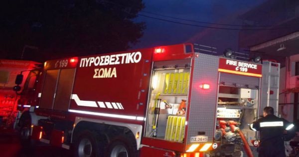 Φωτιά σε αποθήκη στην περιοχή του Ρέντη