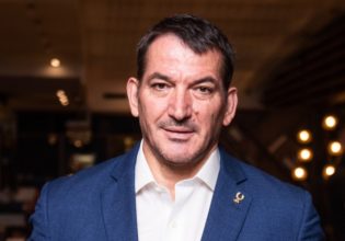 Πύρρος Δήμας: Συγκινημένος για τον θάνατο του Αρχιεπισκόπου Αλβανίας Αναστάσιου