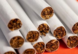 Οι θεριακλήδες της Ευρώπης: Ποιες χώρες έχουν τους περισσότερους καπνιστές – Πού βρίσκεται η Ελλάδα