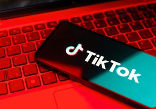 TikTok: Ανακοίνωσε ότι θα σταματήσει να είναι διαθέσιμο στις ΗΠΑ μετά την Κυριακή