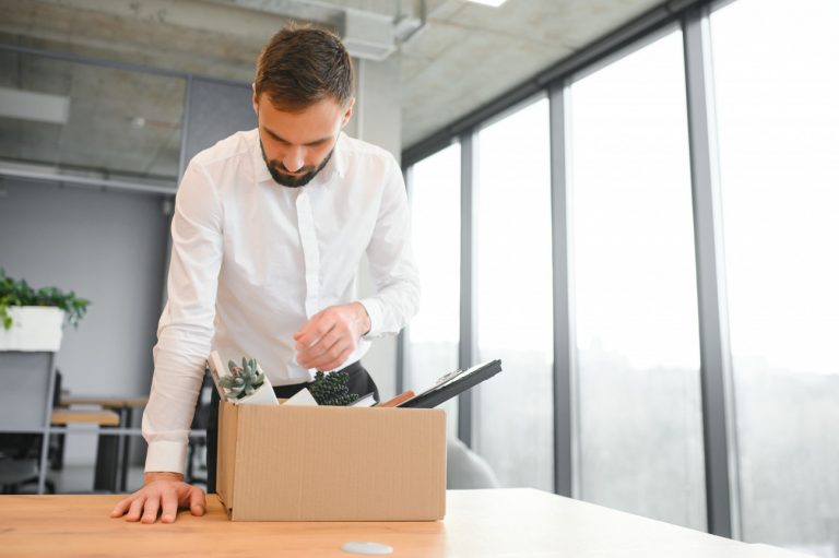 Ινστιτούτο ΕΝΑ: Μειώνεται το εργατικό δυναμικό της χώρας – Πώς κινήθηκε η ανεργία από το 2009