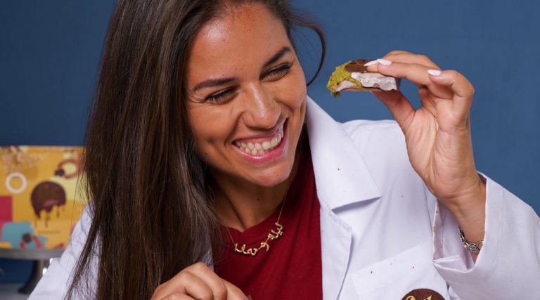 Σοκολάτα Ντουμπάι: Πώς οι λιγούρες εγκυμοσύνης της Σάρα Χαμούντα δημιούργησαν την «Hermes των γλυκών»