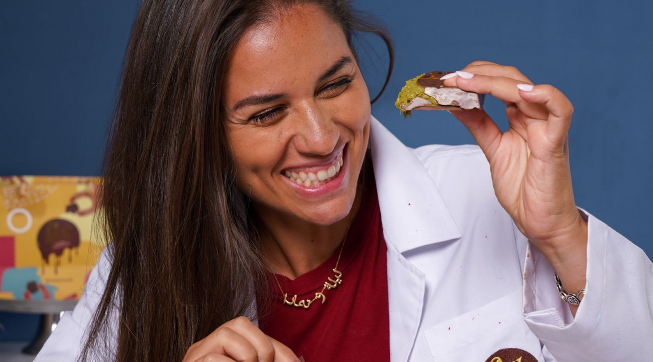 Σοκολάτα Ντουμπάι: Πώς οι λιγούρες εγκυμοσύνης της Σάρα Χαμούντα δημιούργησαν την «Hermes των γλυκών»