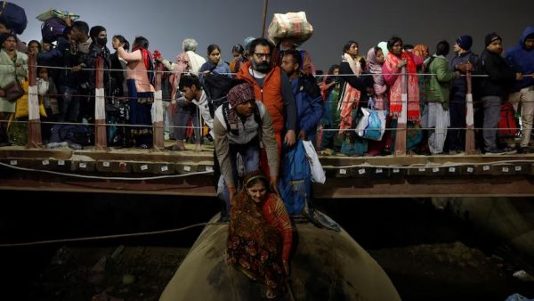 Ινδία: Τουλάχιστον 15 νεκροί και δεκάδες τραυματίες – Ποδοπατήθηκαν σε ιερό προσκύνημα