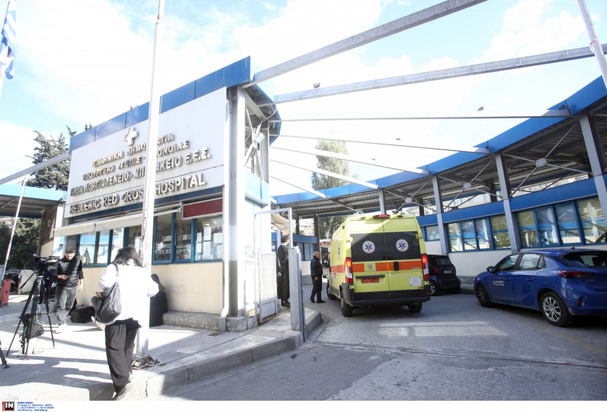 Μίμης Δομάζος: Παραμένει διασωληνωμένος – Τι λέει το νέο ιατρικό ανακοινωθέν