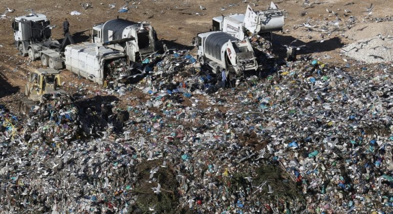 Πρόταση κατάργησης του τέλους ταφής καταθέτει ο ΣΥΡΙΖΑ