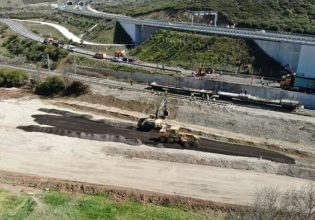 «Κύριε Μητσοτάκη…» – Δέκα + πέντε ερωτήματα από Καρυστιανού και Πλακιά, στον πρωθυπουργό