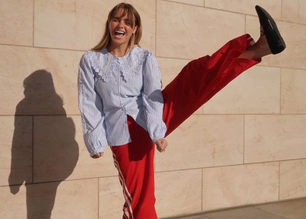 Αυτή η τάση του «τεμπέλικου» παντελονιού φοριέται από όλες τις ενημερωμένες γυναίκες