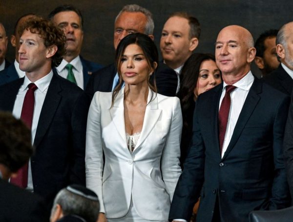 Δεν κατηγορώ τη Λόρεν Σάντσεζ αλλά τη «φτηνή» δαντέλα