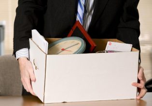 Μετά τη σιωπηλή παραίτηση… οι ύπουλες «σιωπηλές απολύσεις»: Η τοξική εργασιακή πρακτική του stealth firing