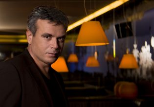 Θρήνος στον καλλιτεχνικό κόσμο: Πέθανε ο Μανώλης Λιδάκης