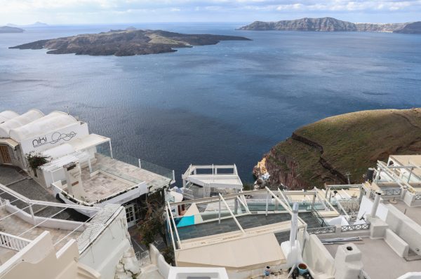 Παπαζάχος για Σαντορίνη: «Μέρα με τη μέρα καλύτερη εικόνα, τα κτίρια δέχτηκαν σχετικά μικρές δυνάμεις»