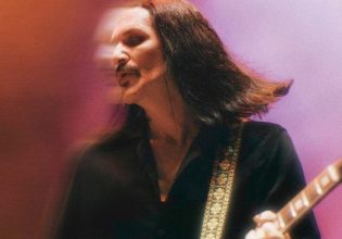 Placebo: Για συκοφαντική δυσφήμιση κατηγορείται ο Brian Molko επειδή αποκάλεσε την Μελόνι «φασίστρια»