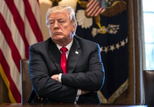 Δασμοί Τραμπ: Καναδάς, Μεξικό και Κίνα περνούν στην αντεπίθεση – Πως θα αντιδράσουν οι αγορές