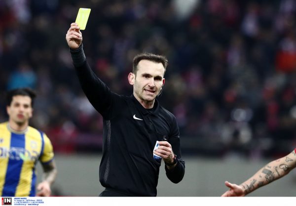 Ο Τσακαλίδης δεν έδωσε πέναλτι – μαρς υπέρ του Ολυμπιακού – Καθαρό χέρι του Ντέλι σε κεφαλιά του Κωστούλα (vid)