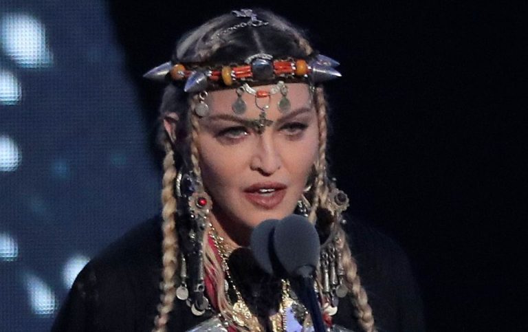 Μαντόνα: Σφοδρή επίθεση εναντίον του Τραμπ – «Εάν πρόκειται για αστείο, εγώ δεν γελάω»