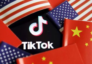 To TikTok και πάλι διαθέσιμο για τους αμερικανούς χρήστες – Πώς παρενέβη ο Τραμπ