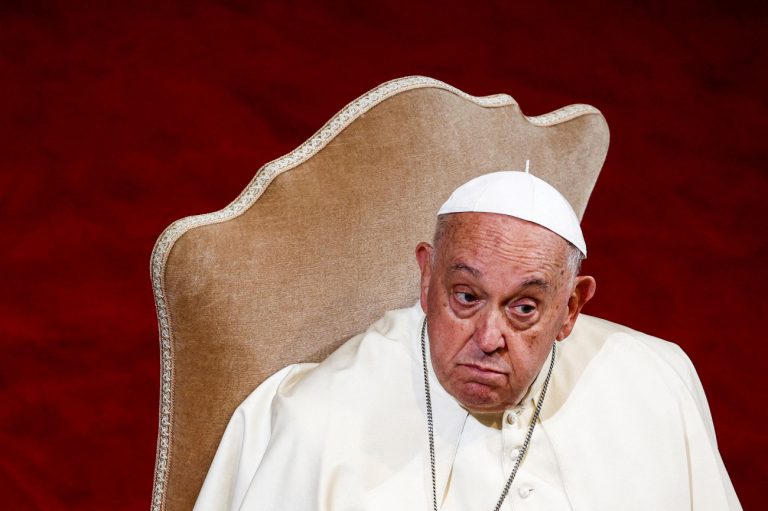 Πάπας Φραγκίσκος: Καρότο και μαστίγιο, οι αντιφάσεις μιας διχαστικής θητείας