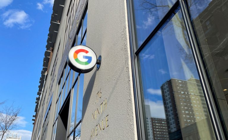 Με αντιμονοπωλιακή έρευνα κατά της Google απαντά η Κίνα στους δασμούς Τραμπ