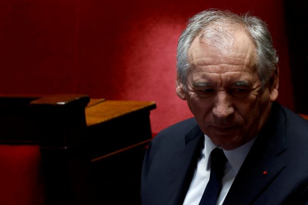 Γαλλία: Ο πρωθυπουργός Μπαϊρού επιβίωσε ξανά μετά από πρόταση δυσπιστίας για τον προϋπολογισμό