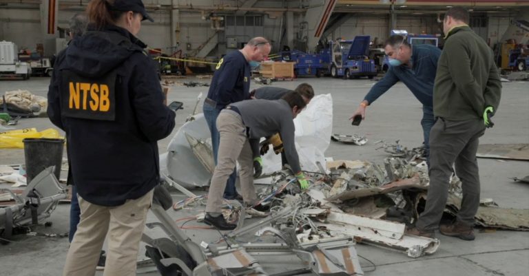 Ουάσινγκτον: Οικογένεια θύματος της σύγκρουσης αεροπλάνου με ελικόπτερο ζητά μισό δισ. δολάρια