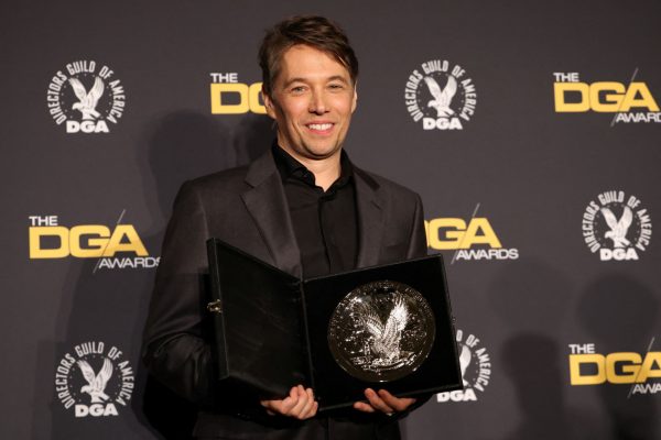 Σον Μπέικερ: Δεν είναι δυνατόν να παίρνει τον ρόλο όποιος έχει περισσότερους followers