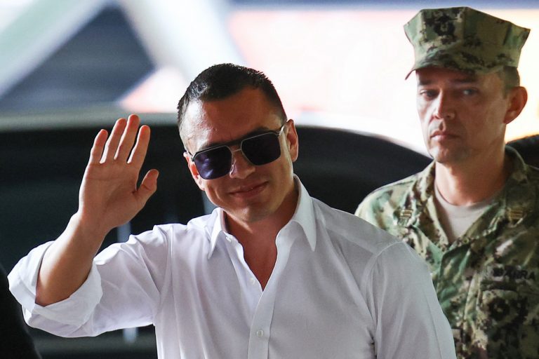 Εκλογές Εκουαδόρ: Ο δισεκατομμυριούχος και η αριστερή δικηγόρος