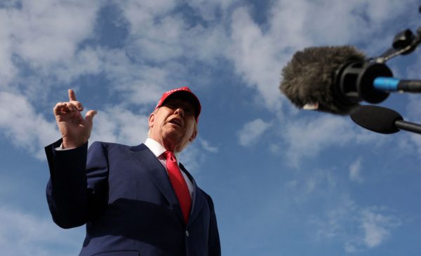 Τραμπ: Ζητά γνωμοδότηση να απολύσει τον πρόεδρο Ανεξάρτητης Αρχής