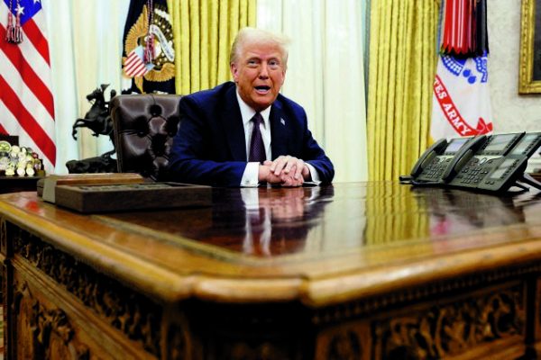 Δασμοί: Σκέψεις Τραμπ για +25% σε αυτοκίνητα, τσιπς και φάρμακα