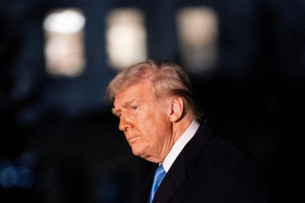 Ουκρανία: Ο Τραμπ κατηγορεί τον Ζελένσκι ότι κακομεταχειρίστηκε τον υπουργό Οικονομικών των ΗΠΑ