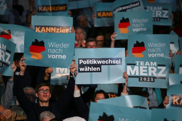 Η Γερμανία στρίβει δεξιά