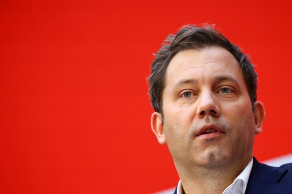 Λαρς Κλίνγκμπαϊλ – Ο ισχυρός άνδρας σε ένα ανίσχυρο SPD, στη μετά Σολτς εποχή στη Γερμανία