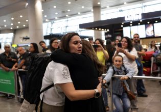 Χιλή: Μητέρα επανενώθηκε με την κόρη της μετά από 40 χρόνια – Είχε δοθεί για υιοθεσία κατά τη δικτατορία