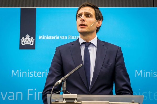 Βόπκε Χούκστρα: «Οι τιμές στην ενέργεια δεν αλλάζουν από τη μια μέρα στην άλλη»