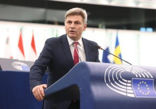 Φαραντούρης σε Κομισιόν: Δώστε παράταση για τα αδιάθετα του Ταμείου Ανάκαμξης