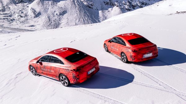 Πολυσυλλεκτική στρατηγική (και) από την Mercedes-Benz για το μέλλον