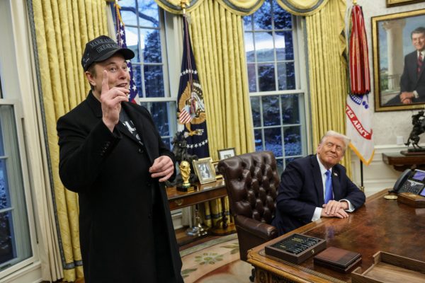 Πώς βλέπουν τις πρώτες ενέργειες του διδύμου Τραμπ-Μασκ οι Αμερικανοί; – Τι δείχνει μεγάλη δημοσκόπηση