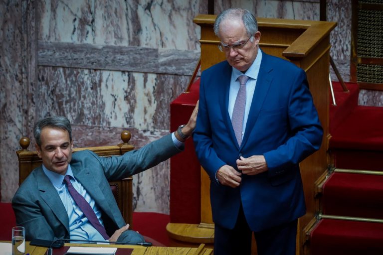 Καραμέρος: Ο Μητσοτάκης είναι προκλητικός για την εκλογή Τασούλα – Λειτούργησε με αντιθεσμικό τρόπο