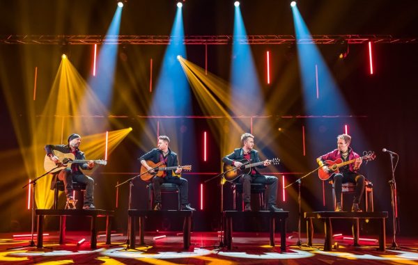 40 Fingers: Τέσσερις δεξιοτέχνες μας «διδάσκουν» τα μυστικά της κιθάρας