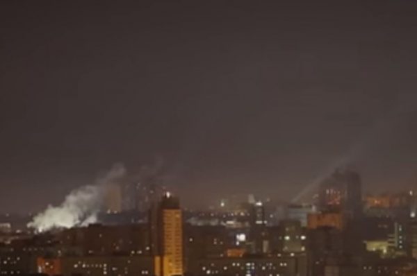 Ρωσία: Εξαπέλυσε τη μεγαλύτερη επίθεση με drones την παραμονή της τρίτης επετείου της εισβολής στην Ουκρανία