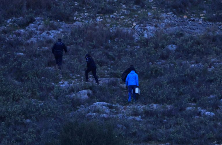 Τι λέει μάρτυρας που φέρεται να είδε τον Βασίλη Καλογήρου – Γρίφος με τη στάση του σώματος