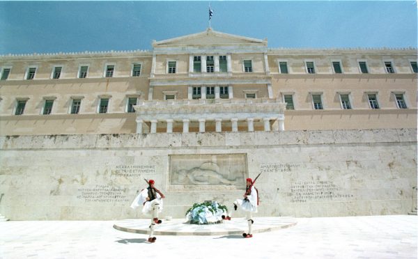 Economist: Σε ιστορικό ναδίρ η Δημοκρατία παγκοσμίως – Πέντε θέσεις κάτω η Ελλάδα