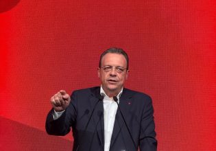 Φάμελλος: Πρέπει να πέσει η κυβέρνηση γιατί δεν εξασφαλίζει τη δημοκρατία και τη διαφάνεια